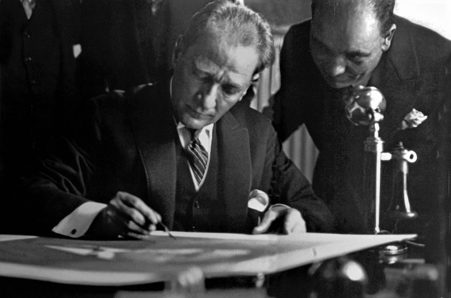 İş Bankası 10 Kasım Reklamı İzle - İndir (2022)