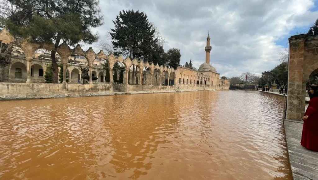 Balıklı Göl "Siyah Balığın" Hikayesi Nedir? 