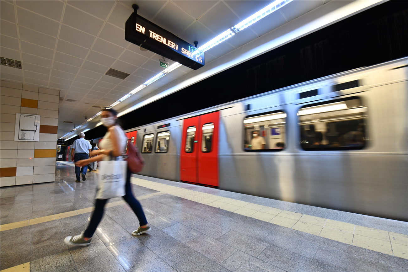 Metro İntihar Olayı Nedir? Öldü mü? Vidosu M2 Levent 4